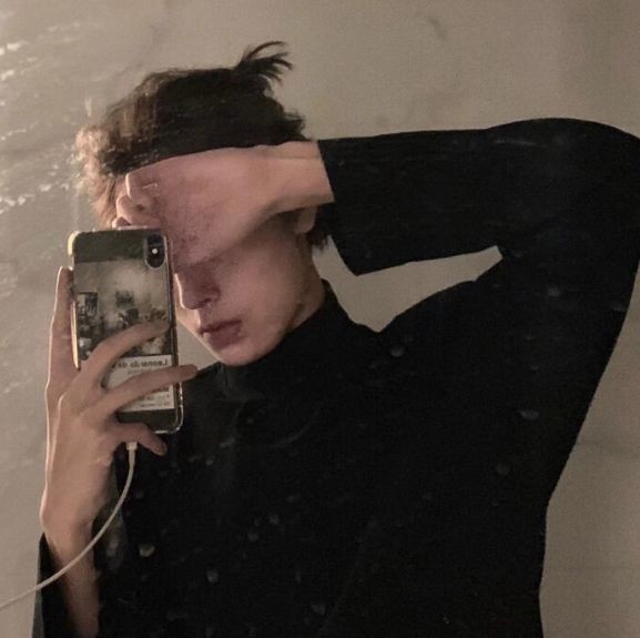 男孩申请QQ小号，78％这三件事都是用来做的，男孩：不要说秃头